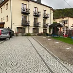 Willa Jolka - Parking Bezplatny, Plac Zabaw, Wiata Grillowa